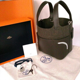 【今だけ値下げ！】【新品】"希少品" エルメスからピコタンロック"ゴーチーム"が入荷しました！ 2024年だけの限定レアモデル。 ポケット部分Iに遊び心のある洗練されたデザイン。 フランス エルメスで 当店のスタッフが購入し丁寧に日本へ!安心の本物のお品物。W刻印 希少品