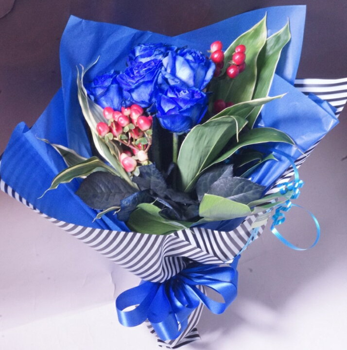 楽天市場 青バラの花束 5本 青バラ 青いバラ 青い薔薇 青薔薇 生花 ブルーローズフラワー プレゼント 誕生日 飾り 記念日 男性 ギフト キャバクラ パーティー 女友達 彼氏に お礼 青色 花 ブルー系 結婚 出産 珍しい花 新品種 プロポーズ ばら５本 かわいい 三本松