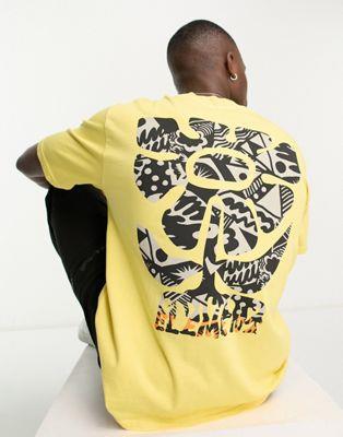 エレメント Element multi graphic back print t-shirt in marigold yellow メンズ：サンガ