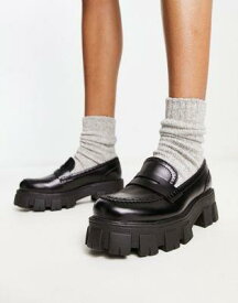 グラマラス Glamorous chunky loafers in black patent レディース
