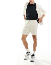 エイソス ASOS DESIGN skinny shorts in beige メンズ