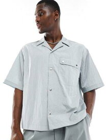 エイソス ASOS DESIGN short sleeve boxy oversized nylon revere collar shirt in grey メンズ