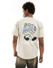 ドクターデニム Dr Denim Trooper American 90's cut relaxed fit t-shirt with 'world traveller' graphic back print in pale taupe メンズ