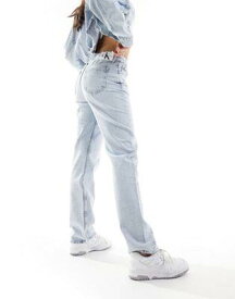 カルバンクライン Calvin Klein Jeans low rise straight jean in light wash レディース