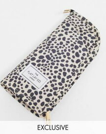 Flat Lay Company The Flat Lay Co. X ASOS Exclusive Standing Brush Case - Cheetah Spots レディース