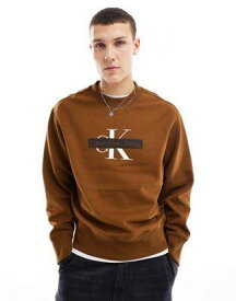 カルバンクライン Calvin Klein Jeans monogram logo stencil crew neck sweatshirt in brown メンズ