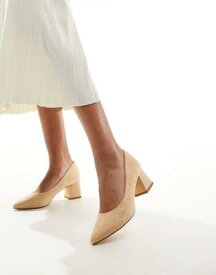 Truffle Collection block heel court shoes in beige レディース