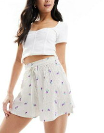 Wednesday's Girl ditsy floral tie front shorts in white レディース