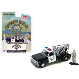 Greenlight 1/64 Model Tow Truck with Officer 1969 Chevrolet C-30 Dually Wrecker