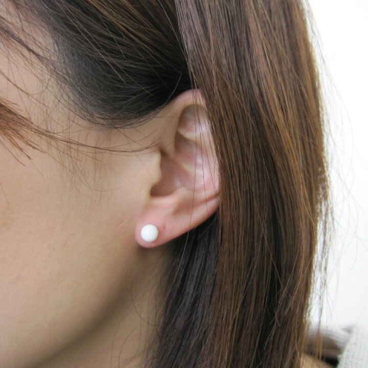 楽天市場】白珊瑚 丸玉 ピアス (6mm) K18 イヤーアクセサリー 『宝石  