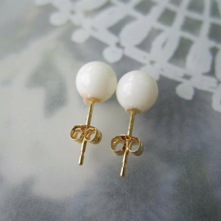 楽天市場】白珊瑚 丸玉 ピアス (6mm) K18 イヤーアクセサリー 『宝石 