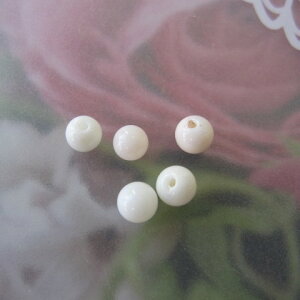白珊瑚 丸玉のビーズ (5個セット) 3.5〜3.8ミリ 片穴 『宝石サンゴ』 珊瑚婚 還暦 誕生日 御祝 厄除 御守 3月の誕生石 ギフト プレゼント 結婚35周年 珊瑚職人