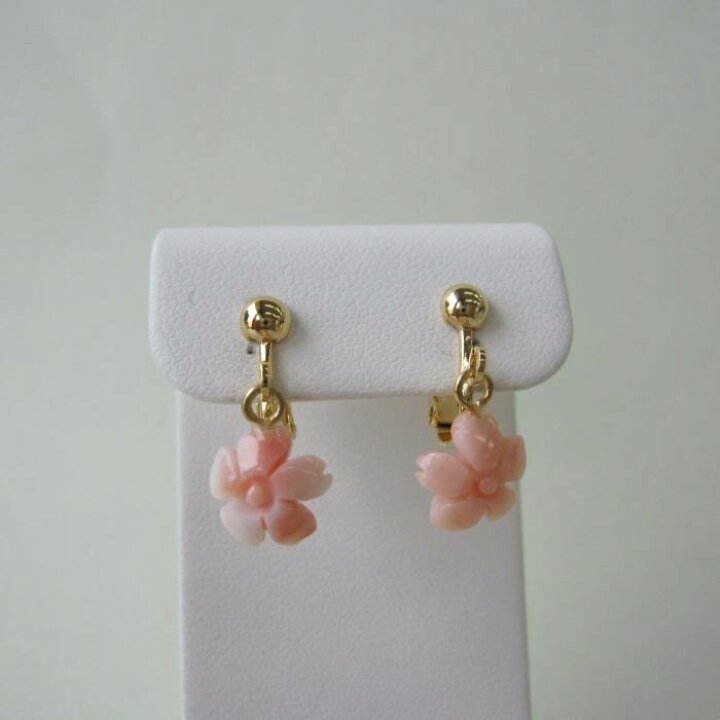 楽天市場】ピンク珊瑚 揺れる 桜の花 イヤリング 真鍮ネジバネ 『宝石 