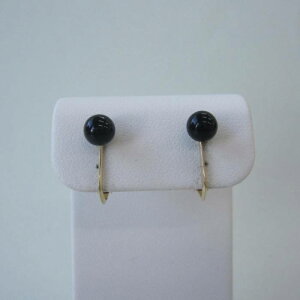 黒珊瑚 丸玉 イヤリング (5ミリ) K18 フォーマル クール 『宝石サンゴ』 珊瑚婚 還暦 誕生日 御祝 厄除 御守 3月の誕生石 ギフト プレゼント 結婚35周年 珊瑚職人/