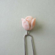ミッド珊瑚 薔薇の蕾 かんざし バラ つぼみ 和服 ヘアアクセサリー 『宝石サンゴ』 珊瑚婚 還暦 誕生日 …