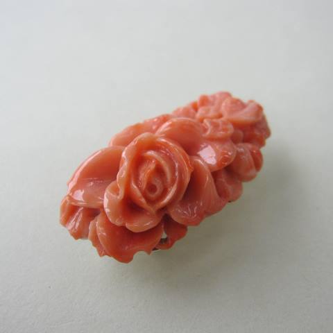 楽天市場ピンク珊瑚 薔薇の花の彫り帯留め  着物 浴衣 和装