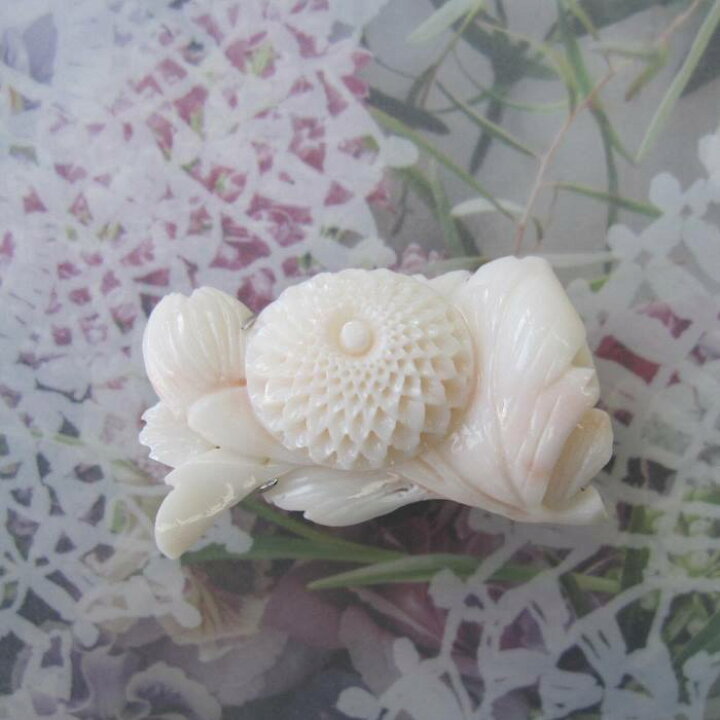 楽天市場】白珊瑚 菊の彫り 帯留め兼ブローチ SILVER925 着物 和装小物  