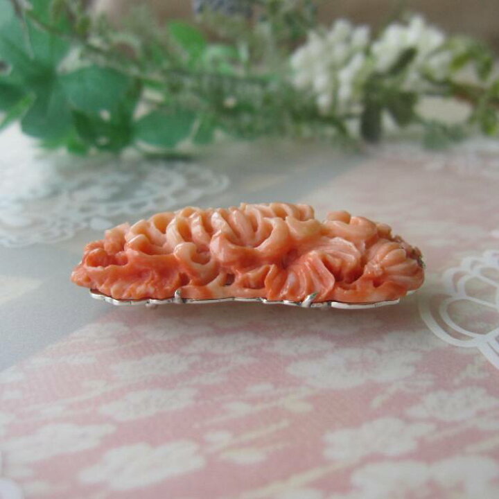 楽天市場】桃珊瑚 美しい 菊の彫り 帯留め 真鍮裏張り 着物 浴衣 和装 