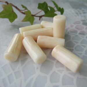 ミッド珊瑚 筒型ビーズ (1個) 〔約1.2ミリ貫通穴〕 手作りパーツ 手芸用品 『宝石サンゴ』 珊瑚婚 還暦 誕生日 御祝 厄除 御守 3月の誕生石 ギフト プレゼント 結婚35周年 珊瑚職人