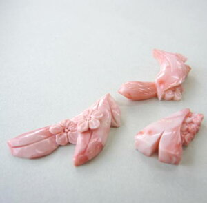 ピンク珊瑚 桜草の彫りパーツ 手作り オリジナルパーツ 『宝石サンゴ』 珊瑚婚 還暦 誕生日 御祝 厄除 御守 3月の誕生石 ギフト プレゼント 結婚35周年 珊瑚職人