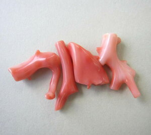 ピンク珊瑚 ナチュラル 枝パーツ (1個) コーラル 宝石サンゴ 珊瑚婚 還暦 誕生日 御祝 厄除 御守 3月の誕生石 ギフト プレゼント 結婚35周年 珊瑚職人