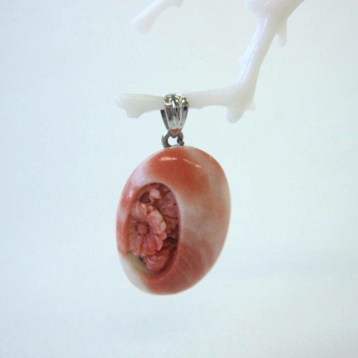 楽天市場】桃珊瑚 菊の花の彫り オーバル ペンダントトップ 真鍮『宝石 