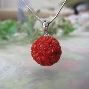 {EmYԎX ̒ ۋʃy_ggbv i15.5~j K18WG _C0.03ct w΃TSx X荥 җ a j   3̒a Mtg v[g 35N XEl