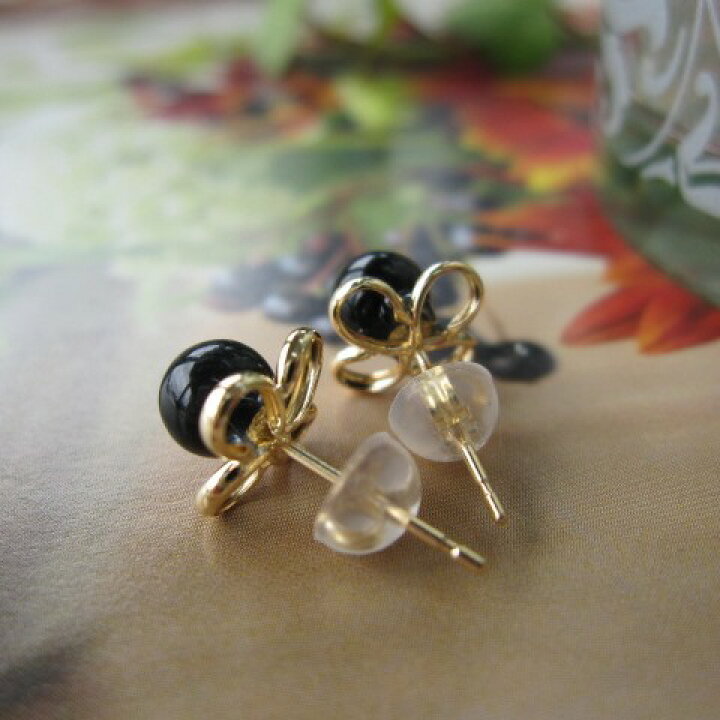 楽天市場】黒珊瑚ピアス. (約5mm) 花モチーフ K18 直結 『宝石サンゴ 