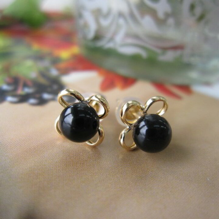楽天市場】黒珊瑚ピアス. (約5mm) 花モチーフ K18 直結 『宝石サンゴ 