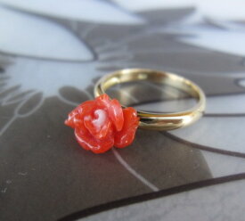日本・高知産赤サンゴ 薔薇の花の指輪 リング 〔K18 or K18WG〕 『宝石サンゴ』 珊瑚婚 還暦 誕生日 御祝 厄除 御守 3月の誕生石 ギフト プレゼント 結婚35周年 珊瑚職人