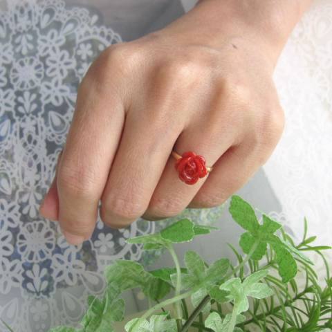 日本・高知産血赤珊瑚の美しい薔薇の花の指輪（10.9×11.4ミリ）/リング/K18/『宝石サンゴ』 | 珊瑚職人館ー土佐