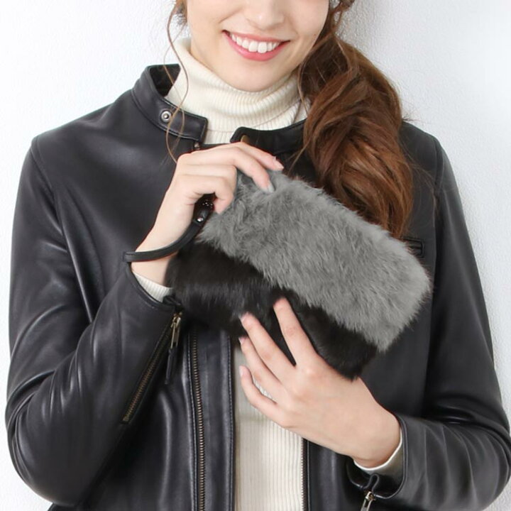 SALE☆ꫛꫀꪝ✧‧˚フェイクレザーファーポーチ♡ブラック