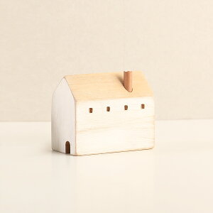 木製 フラワーベース 白 小さい えんとつ 家 おうち【名入れ 可能】mieno home 小さめ おしゃれ かわいい 細い 一輪挿し ハウス えんとつ屋根 ミエノホーム ブランド 北欧 天然木 チーク 端材 ハ