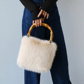 バッグ レディース おしゃれ ファーバッグ ファー バッグ バンブーハンドル Mサイズ エコファー ハンドバッグ 軽量 ふわふわ きれいめ 秋冬 持ち手 バンブー フェイクファーバッグ ミニトート 軽い トート プレゼント 7F (07000636r)