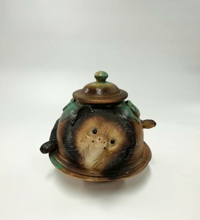 楽天市場 茶釜たぬき約30x35x26cm Wxdxh 信楽 インテリア 国産 日本製 玄関 雑貨 開店 新築 改築 還暦 お祝い 業務用 家庭用 陶器 おしゃれ モダン 開運 縁起 贈答 福 分福茶釜 茶釜 茶道具 茶 湯 釜 風炉釜 さぬき秀芸