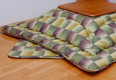 <BR>国産長方形こたつ厚掛け布団（掛単品）　120センチ巾コタツ用　グリーン色　式部　和風チェック柄