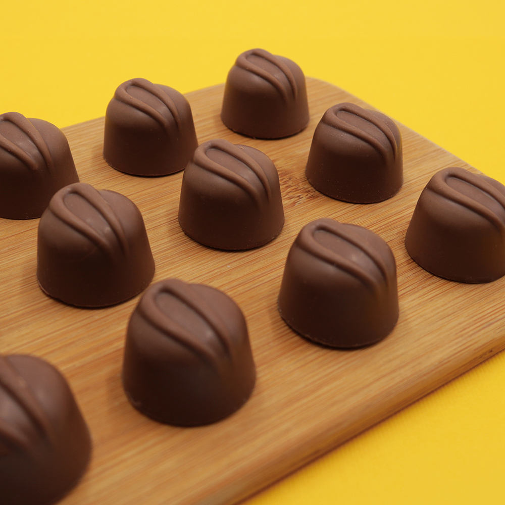 かわいい～！」モルディブ 土産 マカデミアナッツ チョコレート 12箱セット チョコレート