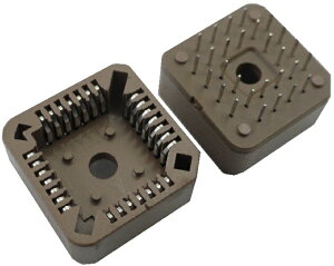 PLCC�R�l�N�^�@28�s�������`�@7×4��28P�@2.54mm�s�b�`�@2���@��con-400��