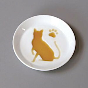 《在庫品》絵柄が浮き上がるお醤油皿 白磁 白い食器 ねこ 猫 キャット 日本製 美濃焼 おしゃれ 〔お取り寄せ商品〕