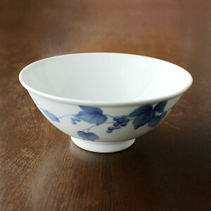 【アウトレット】藍染つたぶどう ライスボウル 15cm / 強化磁器 多用丼 ミニ丼 小丼 茶漬け丼 ライス丼 スープボウル ミニうどん クッパ ホワイト 葡萄柄 美濃窯業