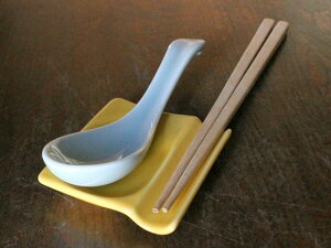 【アウトレット】イエロー 箸置き&スプーンレスト(釉薬のムラ、鉄粉あり) / カトラリー 小皿 シンプル 無地