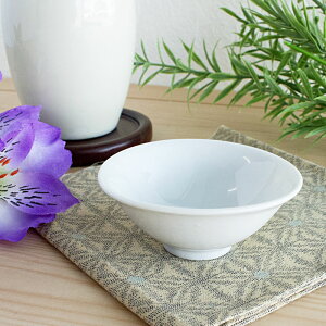 【アウトレット】白磁 薄作り ぐい呑み Φ6.7cm H2.7cm / 食器 酒器 おちょこ 猪口 お猪口 ぐい呑み 白磁 白 ホワイト 無地 日本酒 熱燗 冷酒 珍味鉢 小付 美濃焼 アウトレット 安い