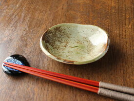 【アウトレット】灰釉 草文 楕円 小鉢（小） / 高級和食器 珍味 お漬物 箸休め 豆菓子 薬味 手づくりの器 美濃焼