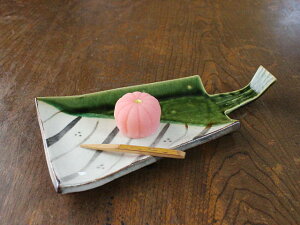 【アウトレット】織部 箱板皿(大) / 手づくりの器 羽子板 高級和食器 正月 盛合せ 刺身 和食器 おもてなし おせち 変形皿 お寿司 はごいた