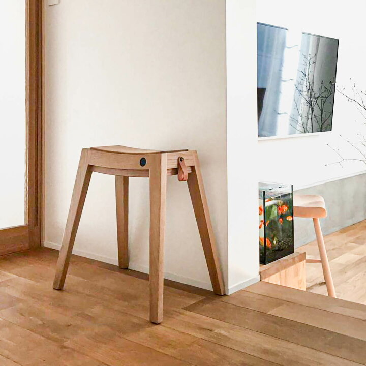 楽天市場 スタッキング可能なウッドスツール オーク製のシンプルなデザインでリビングやキッチンのサブチェア 補助椅子としてもおすすめ B2c スタッキングスツール オーク 無垢 サラサデザインストアsarasa Design Store Sl Fa Sarasa Design Store