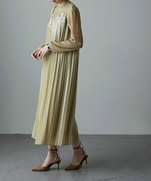 楽天市場】【全品8%オフクーポン！】レースカットワークプリーツドレス  