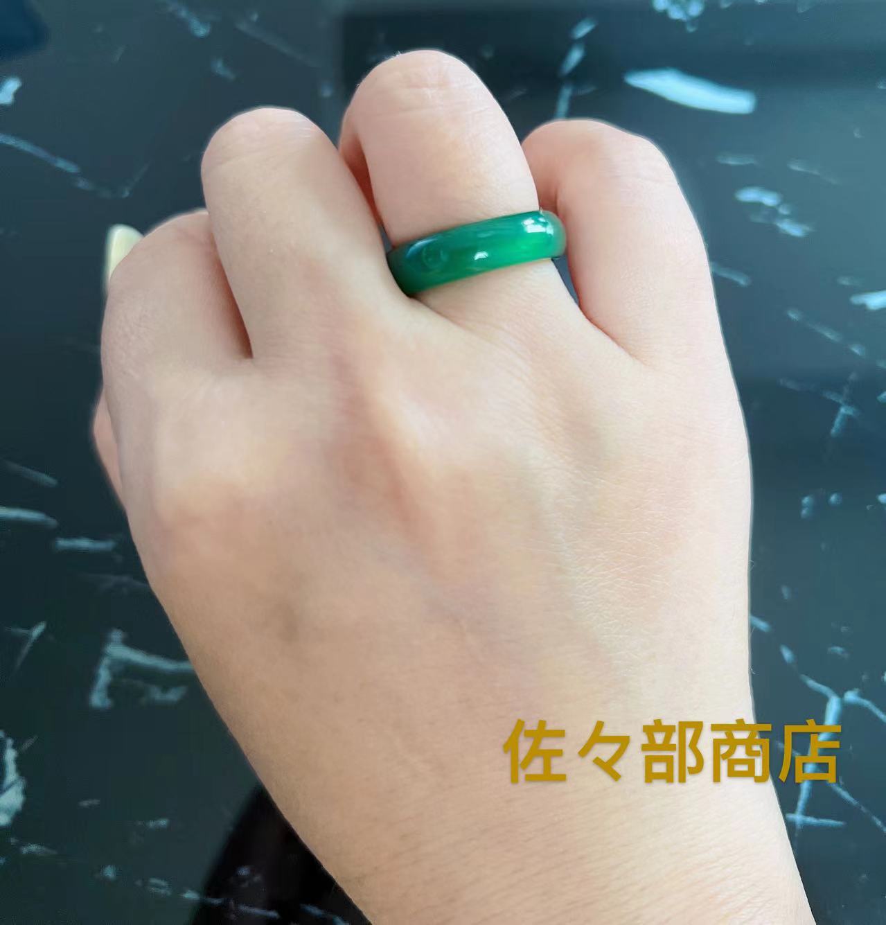 最新デザインの 指輪 サイズ内径 約14mm〜16mm天然石 めのうリング 緑メノウ 健康 長寿 子宝 家庭円満 くりぬき パワーストーン 