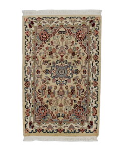 パキスタン絨毯 シルクタッチ 約62cm x 96cm 玄関マット ベージュ ウール 羊毛 現品限り ラグマット 幾何学模様 小ぶり 最高級 ホットカーペット対応 床暖房対応 オールシーズン 1年中 春 夏 秋