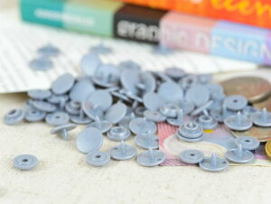 プラスナップ スナップボタン 艶なし グレー 10mm 約30組 ハンドプレス 手芸用品 洋裁材料 雑貨 約1cm 軽量 ベビー服 キッズ 金属アレルギー対応 工具 アクセサリー パーツ ハンドメイド 材料