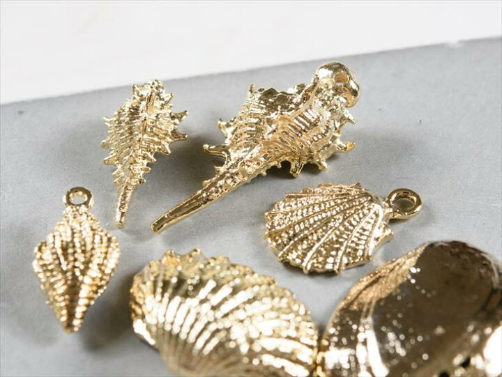 冬バーゲン シェルチャーム カウリ 18mm 22mm程度 ゴールドメタル くり抜き 貝 レジン枠にも マリン 夏 1個 冬バーゲン シェルチャーム カウリ 18mm 22mm程度 ゴールドメタル くり抜き 貝 レジン枠にも マリン 夏 1個